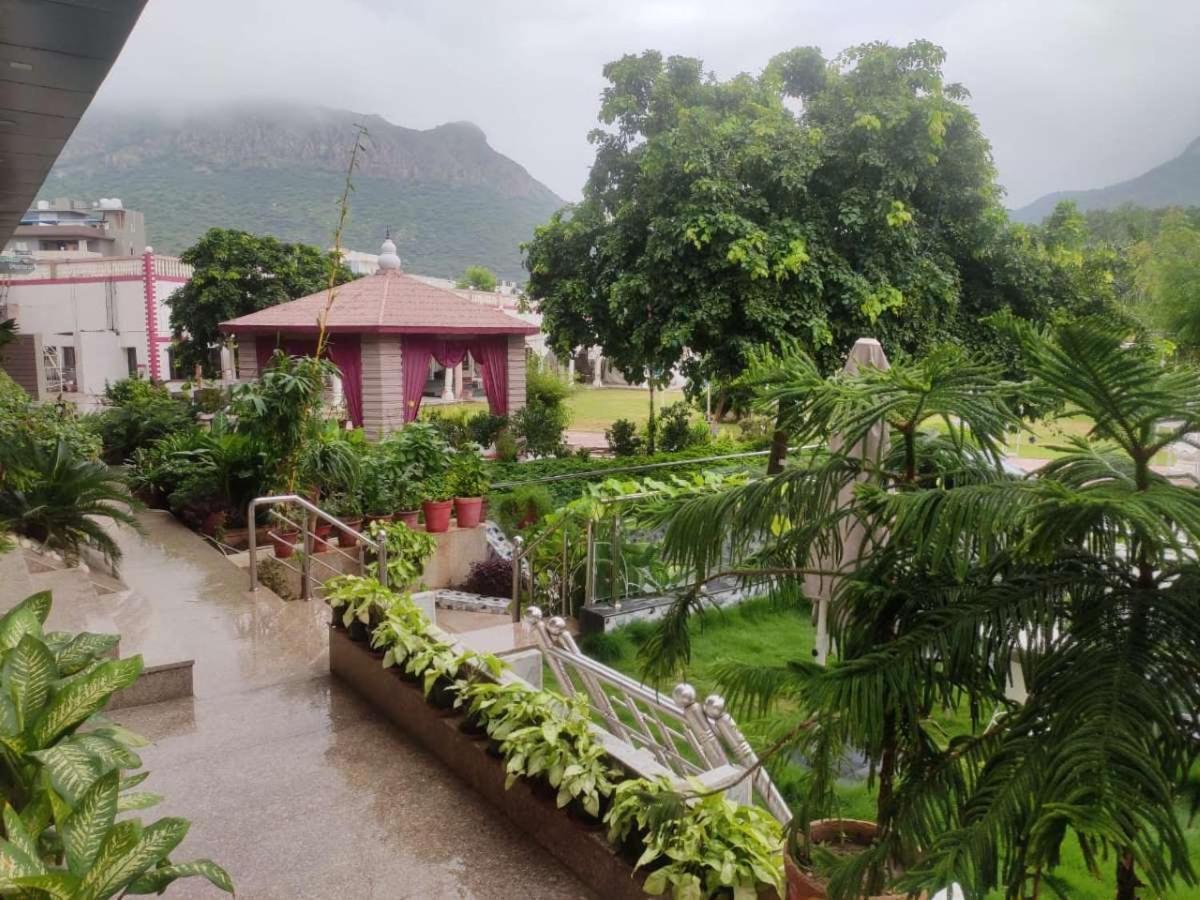 Citi Pride Garden And Hotel Ajmer Esterno foto
